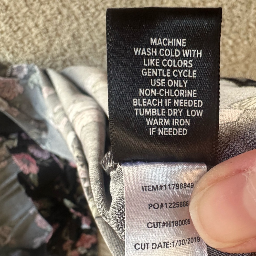 Torrid A-Line knee-length Skirt floral faux wrap black lilac pink size 1X - Picture 12 of 12
